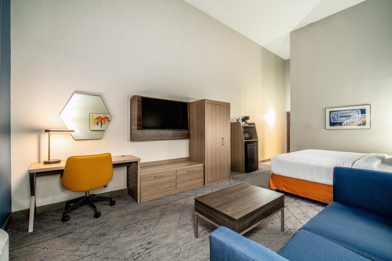 Holiday Inn Express & Suites Phoenix - Mesa West By Ihg Εξωτερικό φωτογραφία